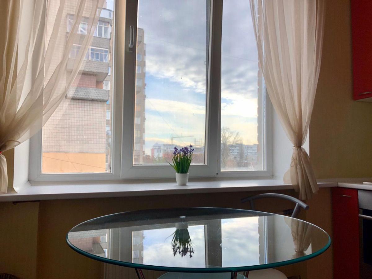 Apartment In The Center Tsjerkasy Buitenkant foto